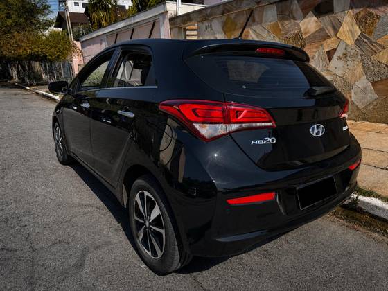 HYUNDAI HB20 1.6 PREMIUM 16V FLEX 4P AUTOMÁTICO HYUNDAI HB20 1.6 PREMIUM 16V FLEX 4P AUTOMÁTICO